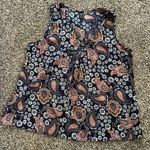 Emory rose Tops - Emory Rose Sleeveless Blouse Sz L